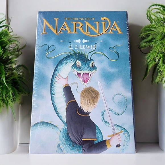 🆕️ The Chronicles of Narnia Box Set of 8 Softcover Books - Picture 3 of 5